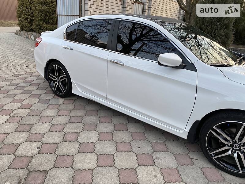 Седан Honda Accord 2017 в Днепре