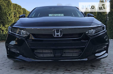 Седан Honda Accord 2018 в Киеве