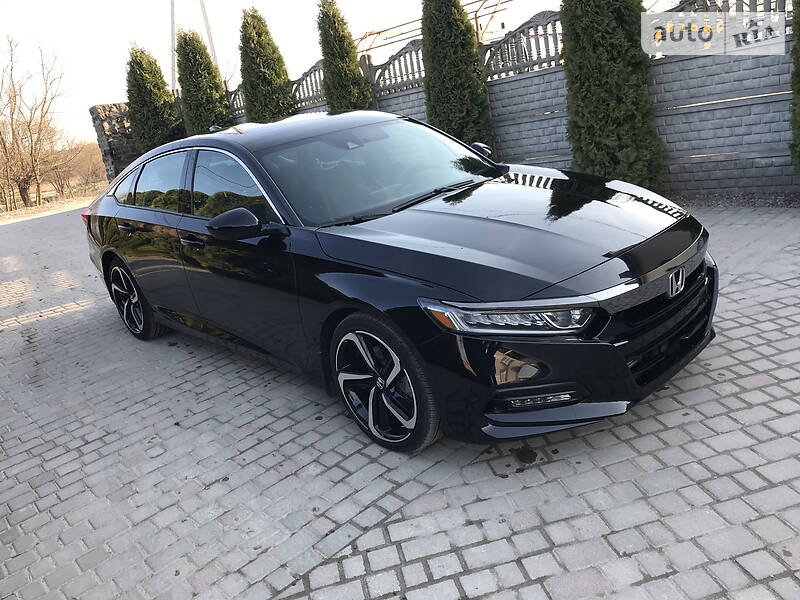 Седан Honda Accord 2018 в Киеве