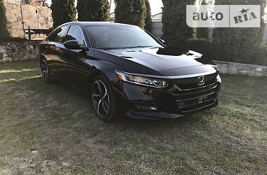 Седан Honda Accord 2018 в Киеве