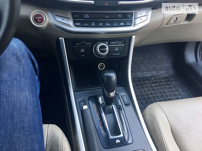 Седан Honda Accord 2015 в Тернополі