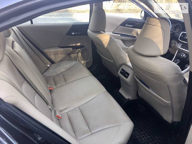 Седан Honda Accord 2015 в Тернополі