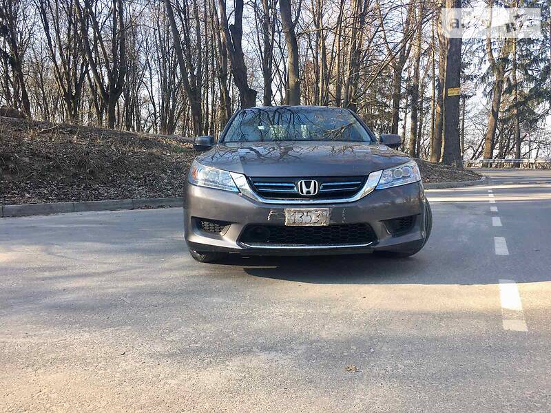 Седан Honda Accord 2015 в Тернополі