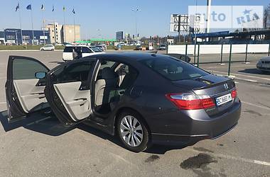 Седан Honda Accord 2012 в 