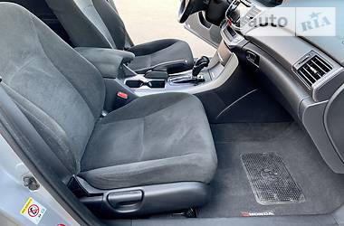 Седан Honda Accord 2013 в 