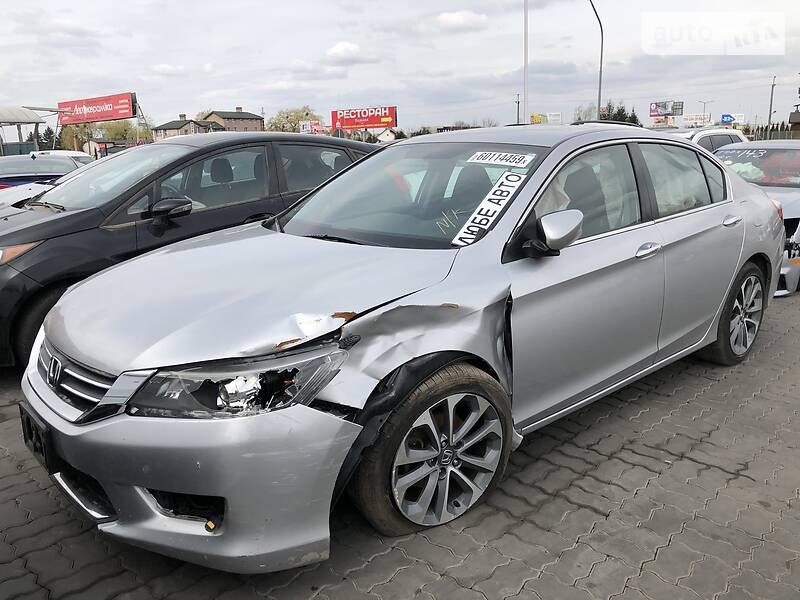 Седан Honda Accord 2015 в 