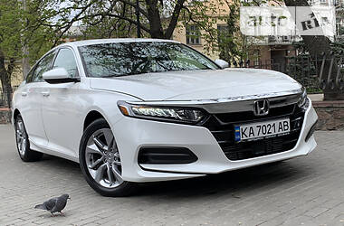 Седан Honda Accord 2017 в Киеве