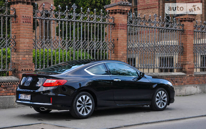 Купе Honda Accord 2013 в Чернівцях