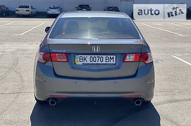 Седан Honda Accord 2010 в Ровно