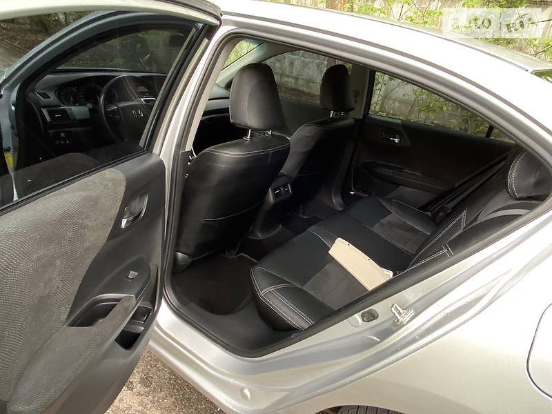 Седан Honda Accord 2013 в Києві