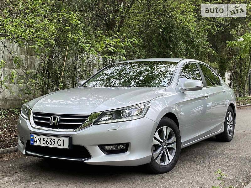 Седан Honda Accord 2013 в Києві