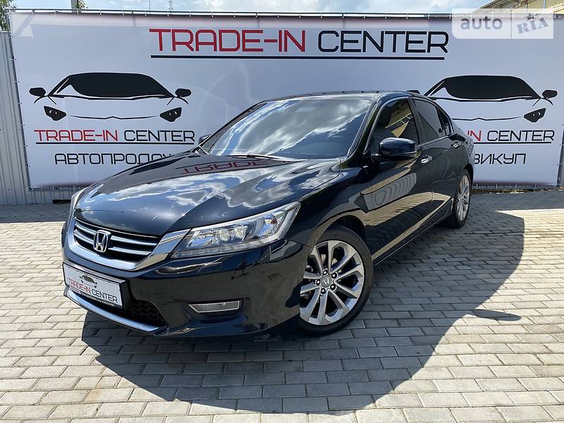 Седан Honda Accord 2013 в 