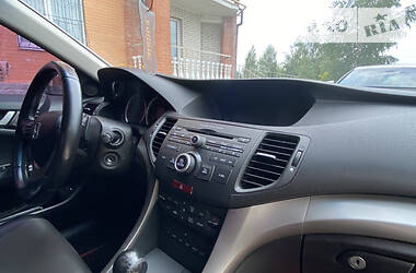 Седан Honda Accord 2010 в 