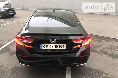 Седан Honda Accord 2018 в Киеве