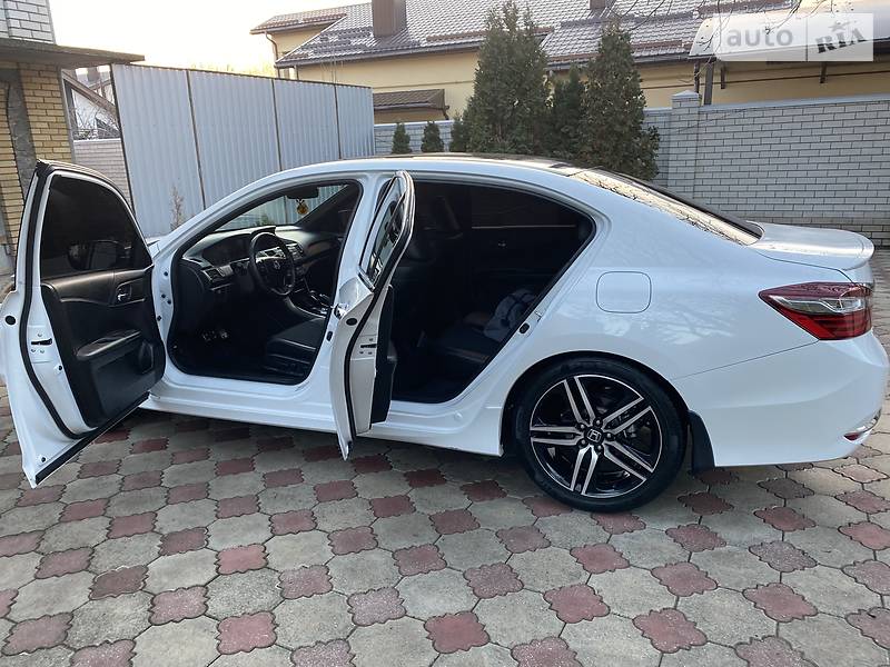 Седан Honda Accord 2017 в Днепре