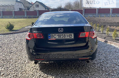 Седан Honda Accord 2010 в Городке