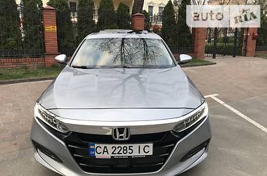 Седан Honda Accord 2019 в Киеве