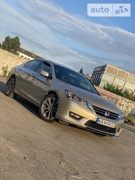 Седан Honda Accord 2015 в Киеве