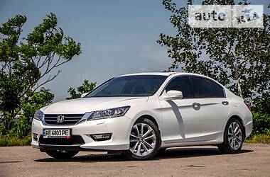 Седан Honda Accord 2013 в Києві