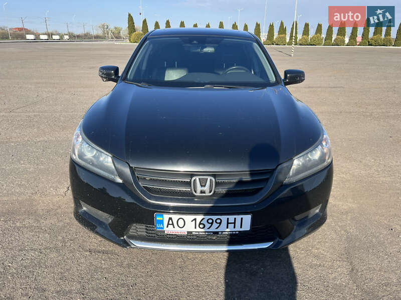 Седан Honda Accord 2014 в Ужгороде