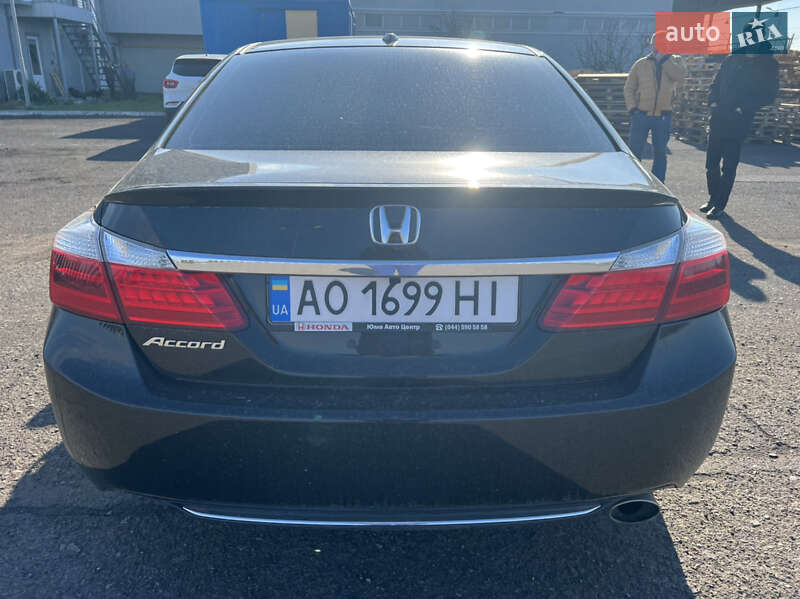 Седан Honda Accord 2014 в Ужгороде