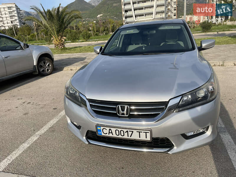 Седан Honda Accord 2013 в Черкассах