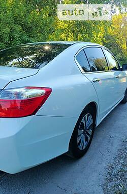 Седан Honda Accord 2014 в 