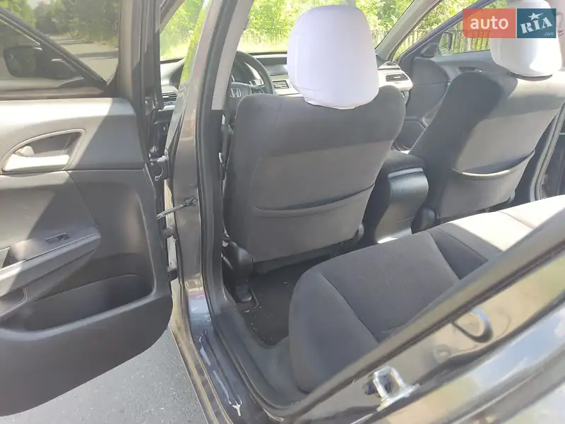 Седан Honda Accord 2012 в 