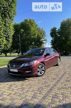 Седан Honda Accord 2015 в Глобиному