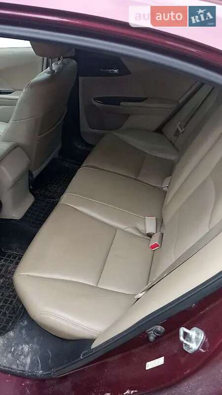 Седан Honda Accord 2013 в Тернополе