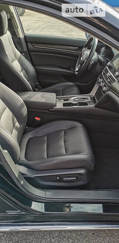 Седан Honda Accord 2019 в Киеве