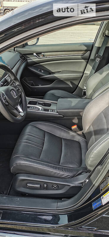 Седан Honda Accord 2019 в Киеве