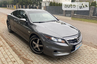 Купе Honda Accord 2010 в 