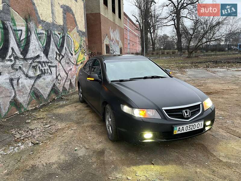 Седан Honda Accord 2005 в Киеве
