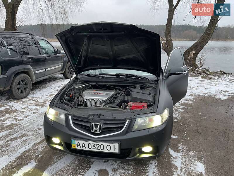 Седан Honda Accord 2005 в Киеве