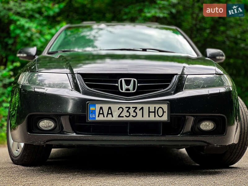 Седан Honda Accord 2004 в Киеве