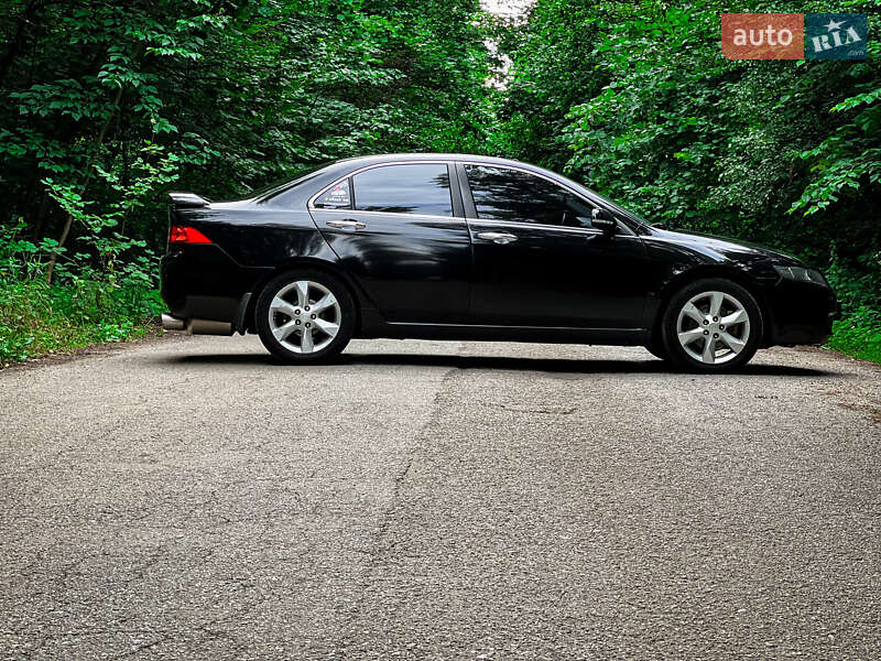 Седан Honda Accord 2004 в Киеве