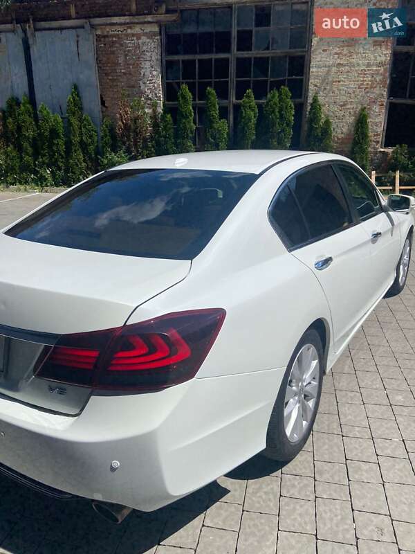 Седан Honda Accord 2014 в Шептицькому