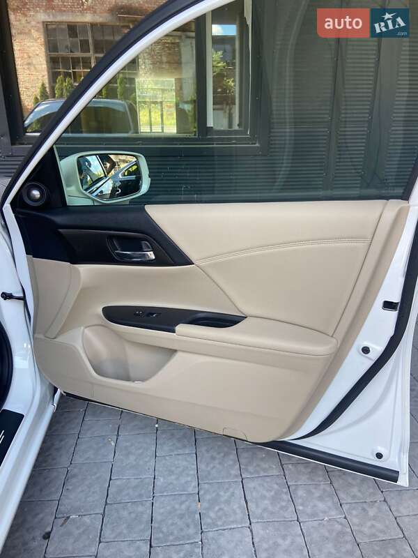 Седан Honda Accord 2014 в Шептицькому