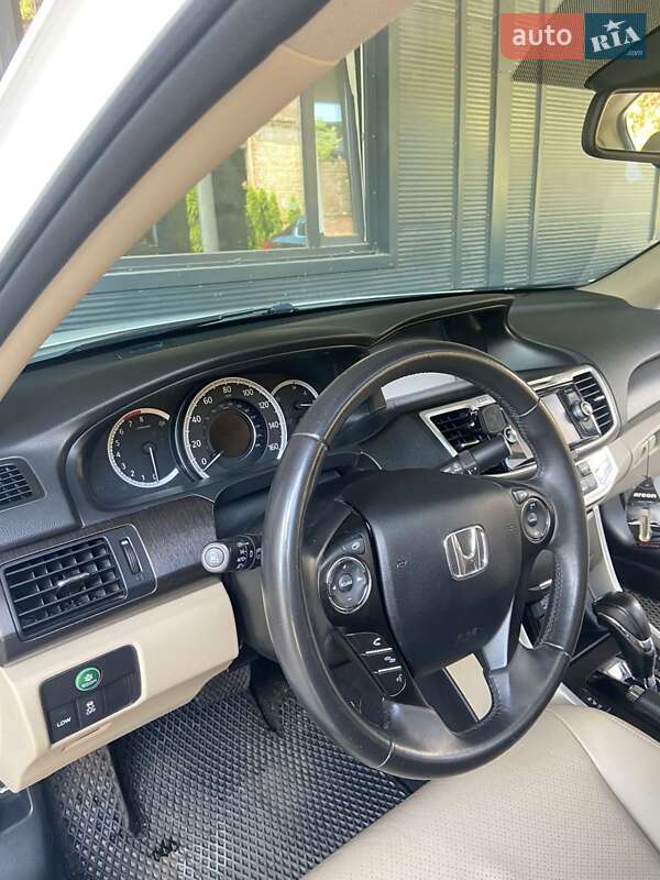 Седан Honda Accord 2014 в Шептицькому