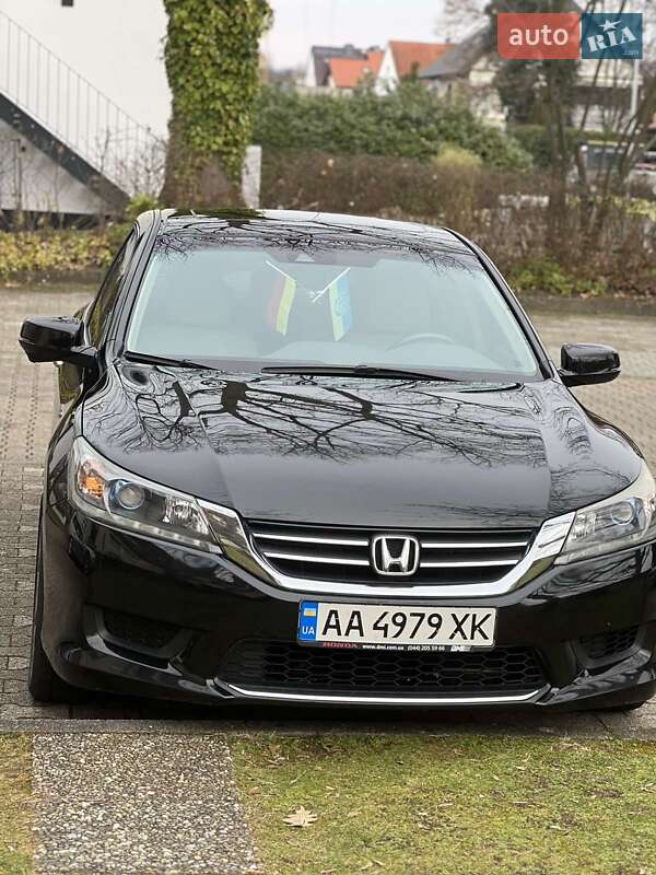 Седан Honda Accord 2014 в Києві