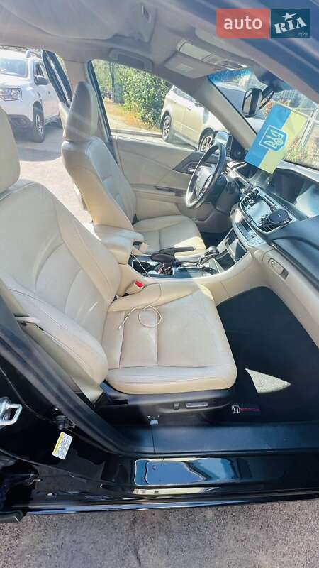 Седан Honda Accord 2014 в Києві
