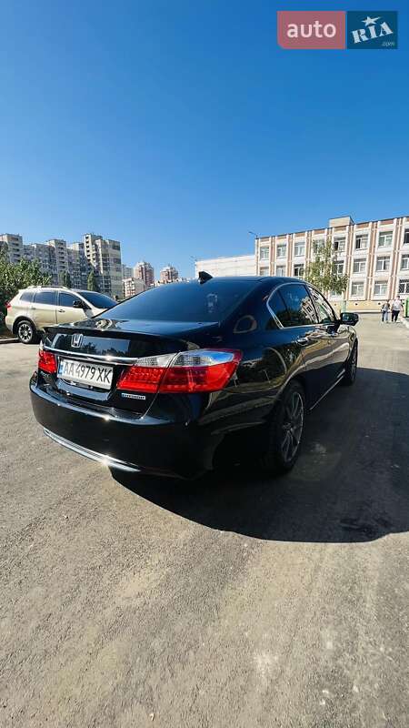 Седан Honda Accord 2014 в Києві