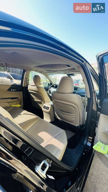 Седан Honda Accord 2014 в Києві