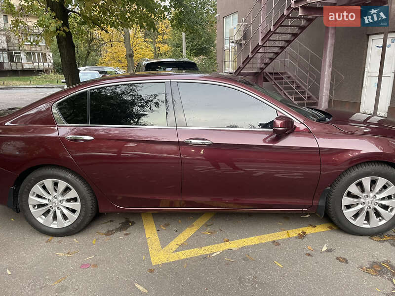Седан Honda Accord 2013 в Києві