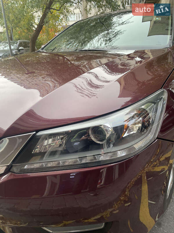 Седан Honda Accord 2013 в Києві