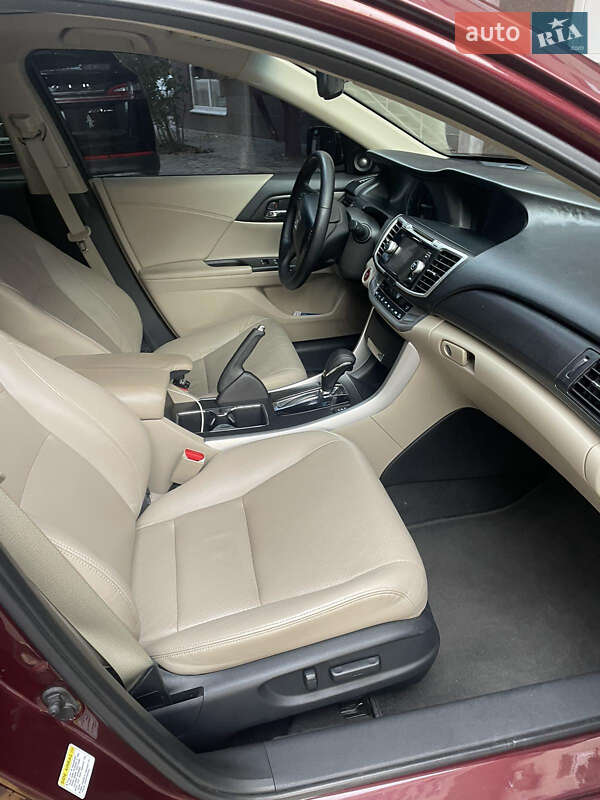 Седан Honda Accord 2013 в Києві