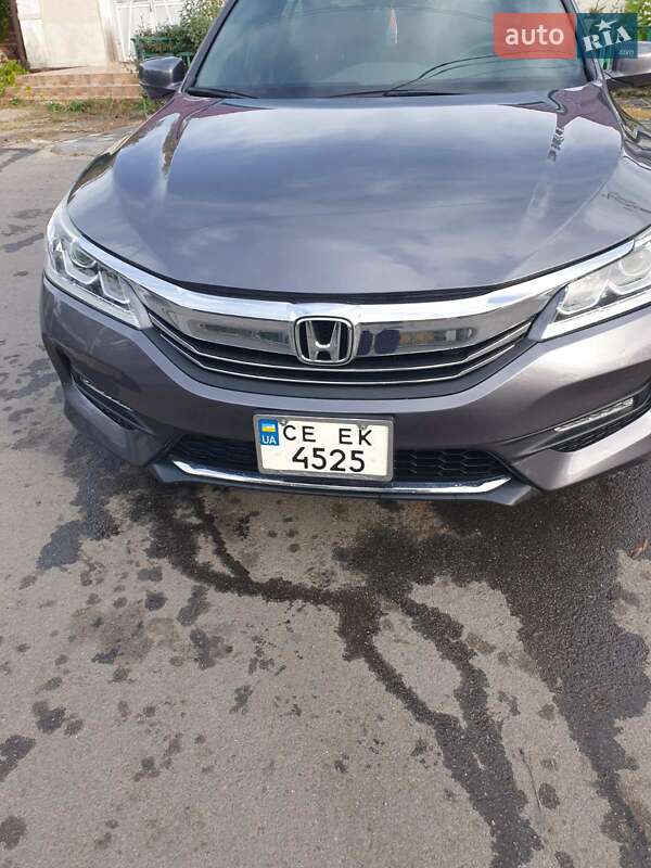 Седан Honda Accord 2016 в Чернівцях