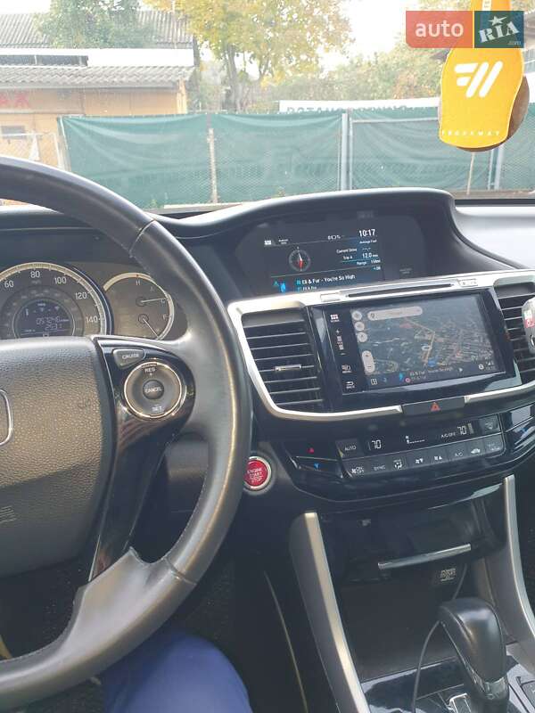 Седан Honda Accord 2016 в Чернівцях