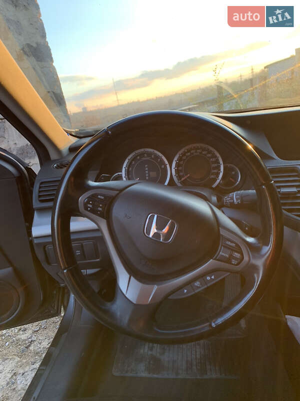 Седан Honda Accord 2008 в Кривом Роге
